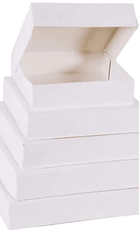 produits boite pâtissière blanche carrés avec devant fermés